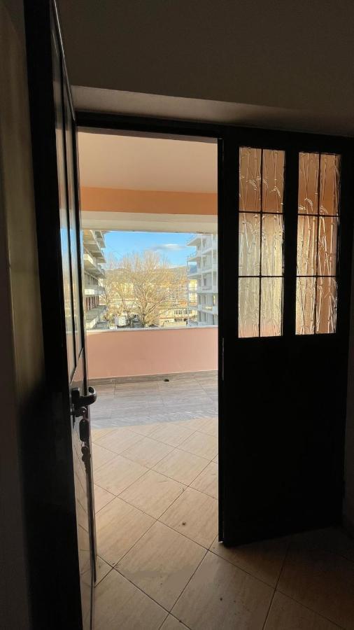 Vila Osmenaj Rent Room Or Apartment Vlore Exterior photo